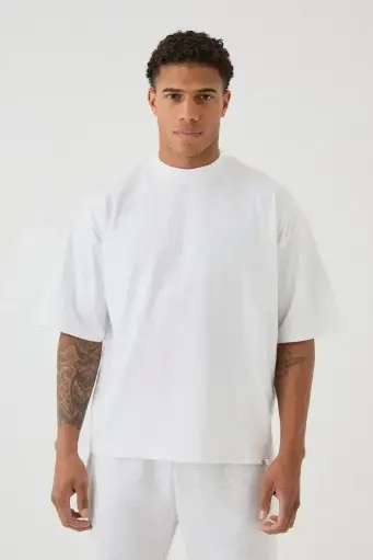 WHITE OVERSIZED T-SHIRT